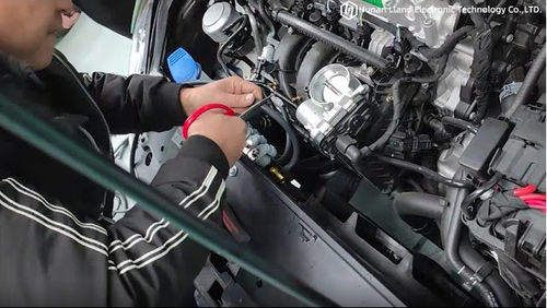 Installez les tuyaux d'injection du rail d'injecteur sur les connecteurs sur le collecteur d'admission